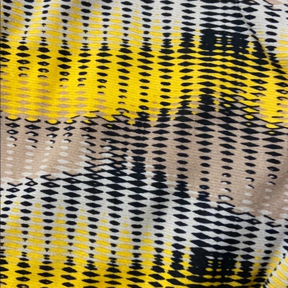 Yellow pattern blouse - Picture 5 of 5